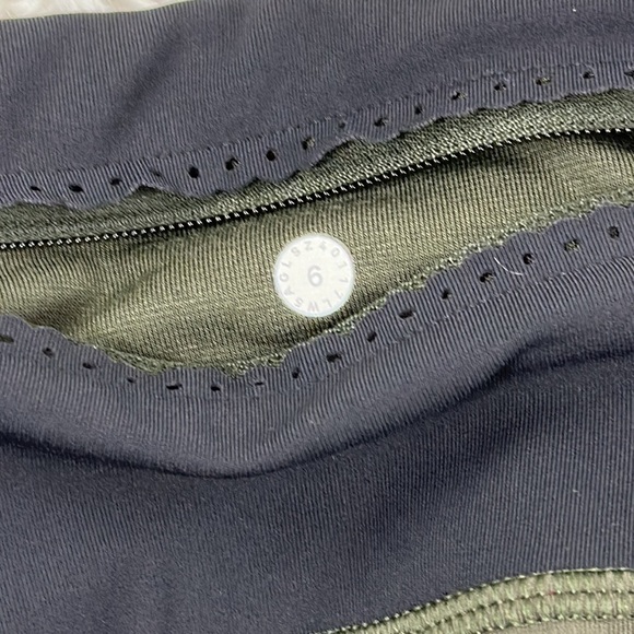 Lululemon Smooth Stride Tight Dark Olive / Black - Picture 5 of 6